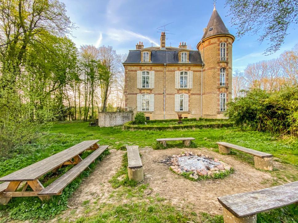 Private Castle With Park - Chateau Guillermo La Moncelle Exterior photo