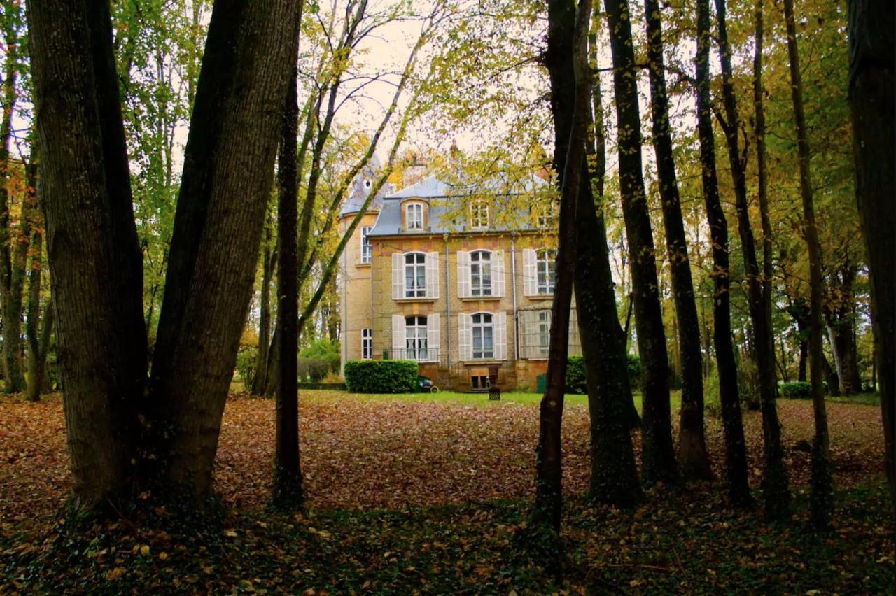 Private Castle With Park - Chateau Guillermo La Moncelle Exterior photo