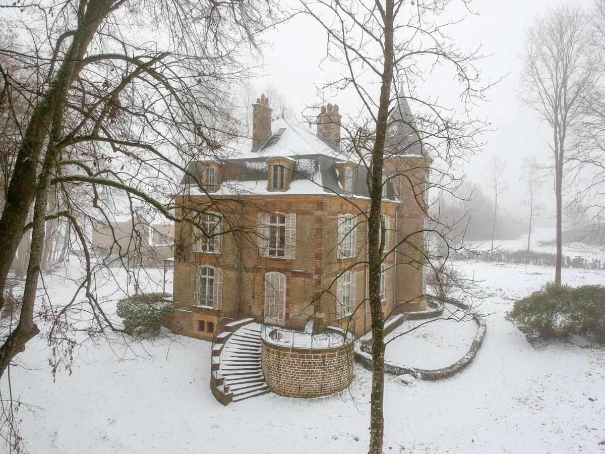 Private Castle With Park - Chateau Guillermo La Moncelle Exterior photo
