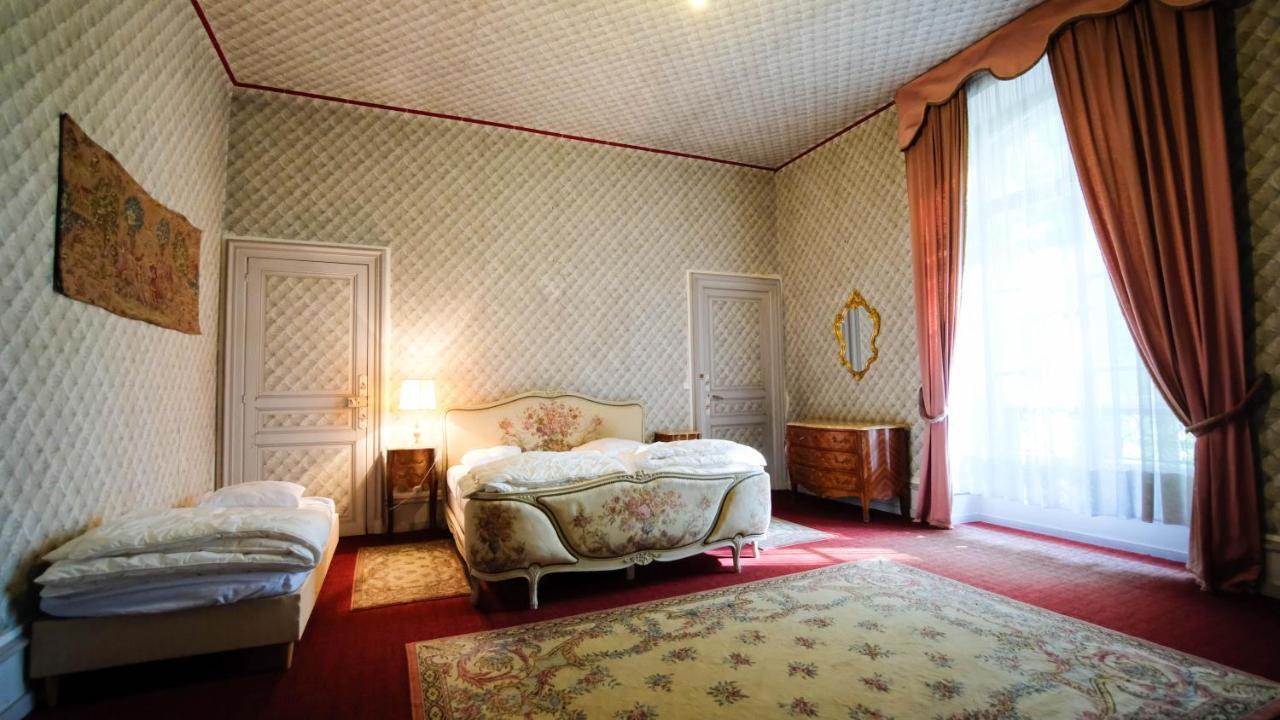 Private Castle With Park - Chateau Guillermo La Moncelle Exterior photo